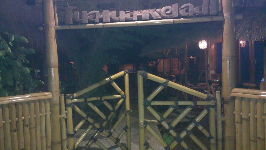 Tua Tua Keladi Bungalows Gili Air Exterior photo