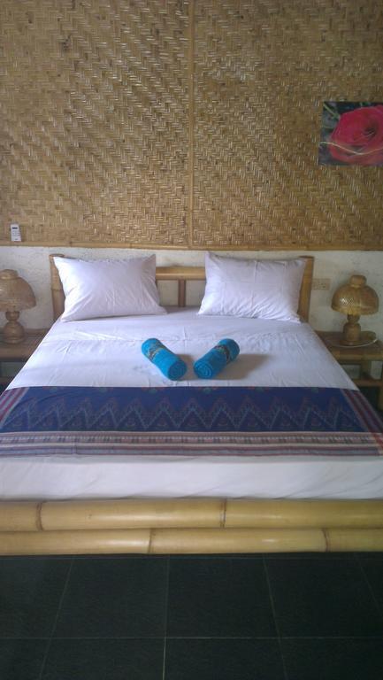 Tua Tua Keladi Bungalows Gili Air Exterior photo
