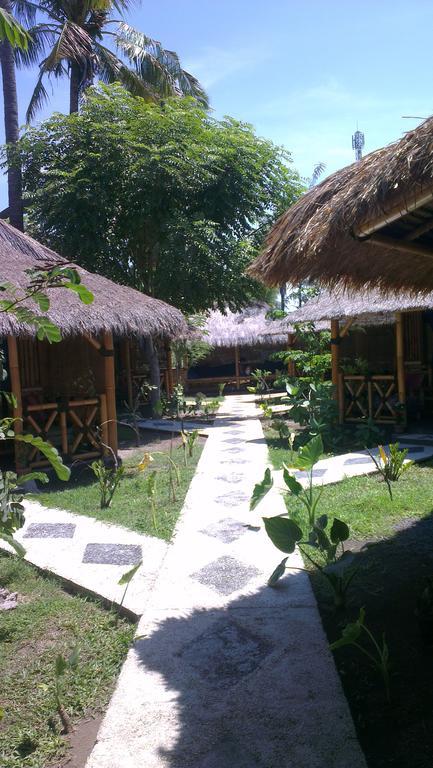 Tua Tua Keladi Bungalows Gili Air Exterior photo