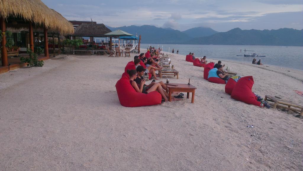 Tua Tua Keladi Bungalows Gili Air Exterior photo
